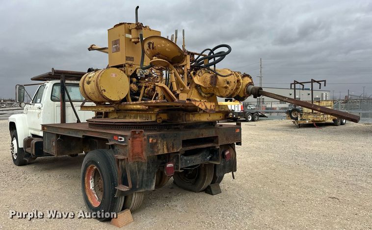 image for item DW5102 1985 Ford F700 drilling rig truck