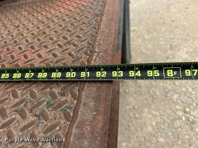 image for item DW5102 1985 Ford F700 drilling rig truck