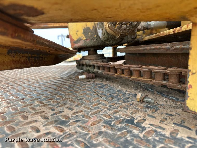 image for item DW5102 1985 Ford F700 drilling rig truck