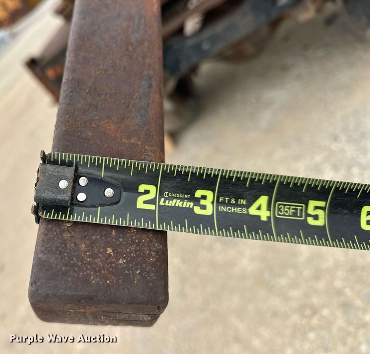 image for item DW5102 1985 Ford F700 drilling rig truck