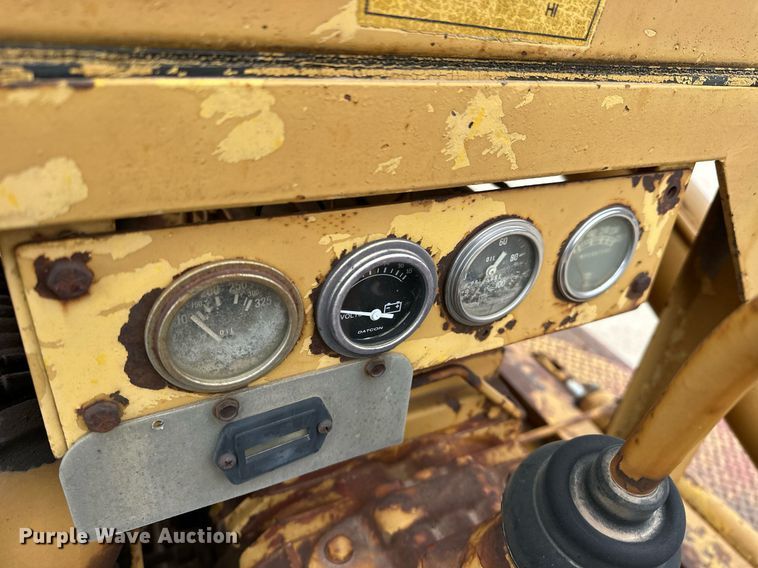 image for item DW5102 1985 Ford F700 drilling rig truck