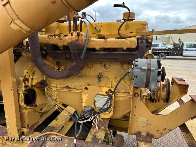 image for item DW5102 1985 Ford F700 drilling rig truck