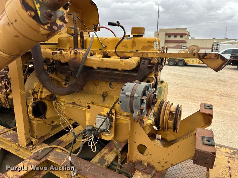 image for item DW5102 1985 Ford F700 drilling rig truck