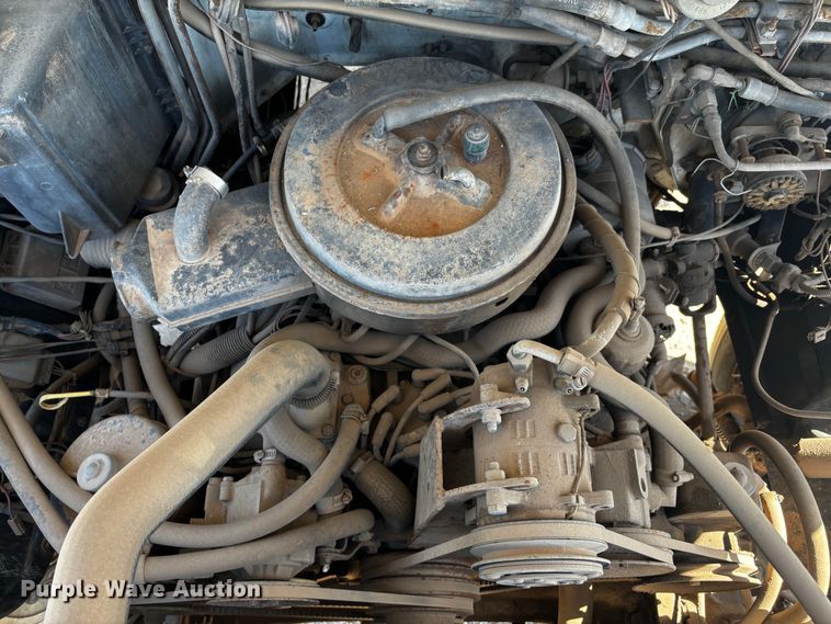 image for item DW5102 1985 Ford F700 drilling rig truck