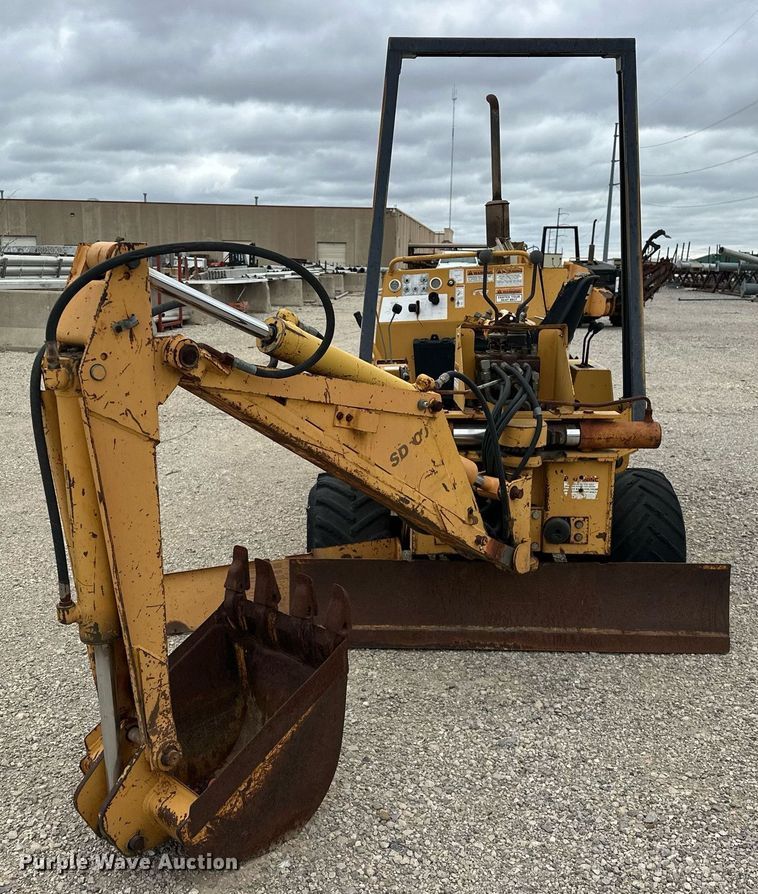 image for item DW5105 1998 Case 360 trencher