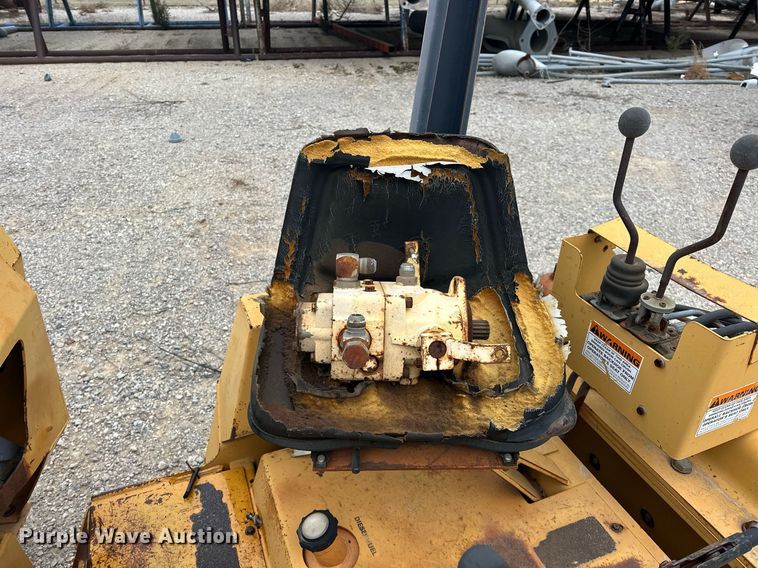 image for item DW5105 1998 Case 360 trencher