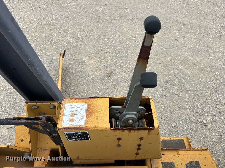 image for item DW5105 1998 Case 360 trencher