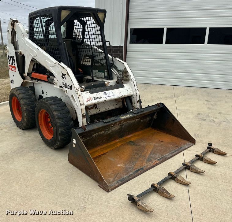 image for item DW5111 2001 Bobcat S175 skid steer loader