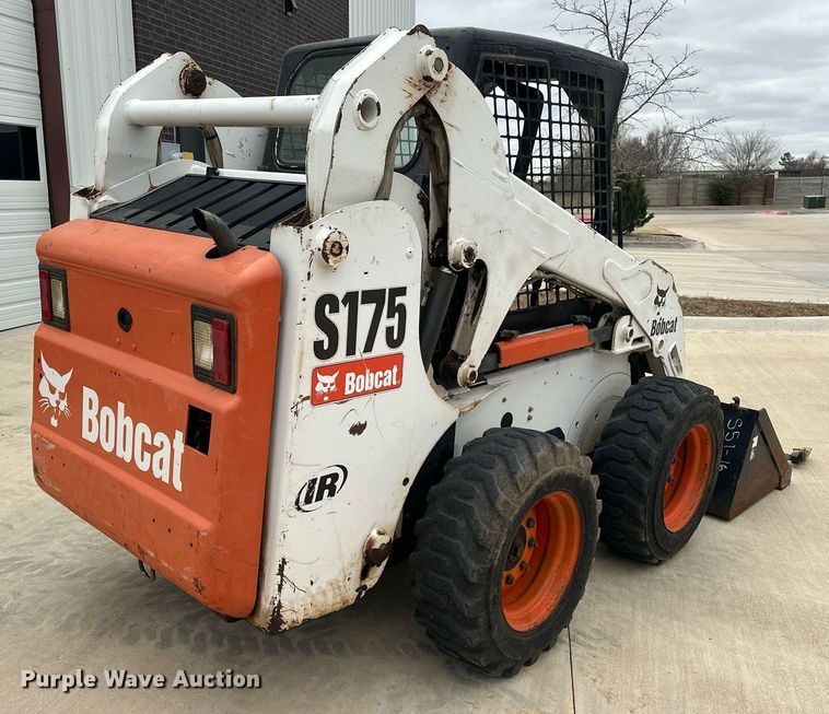 image for item DW5111 2001 Bobcat S175 skid steer loader