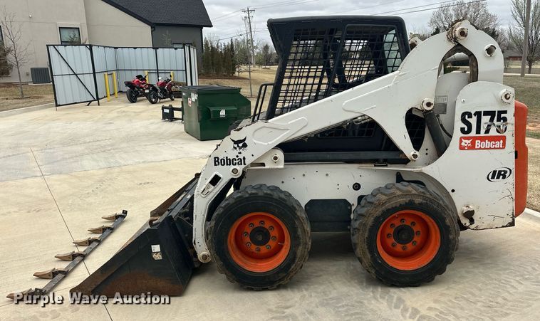 image for item DW5111 2001 Bobcat S175 skid steer loader