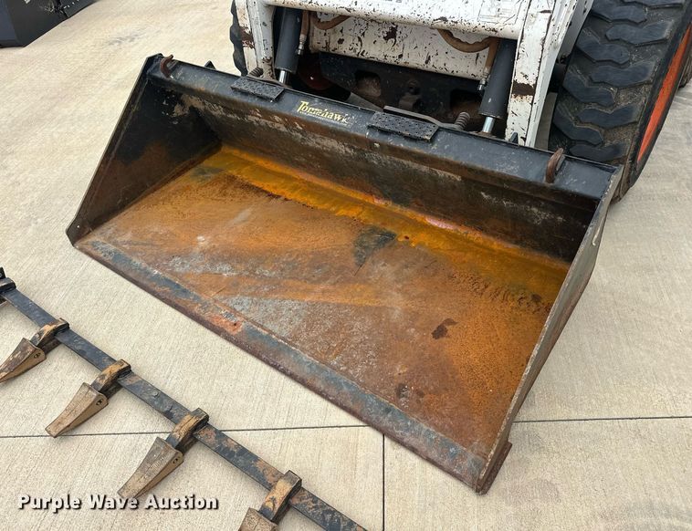 image for item DW5111 2001 Bobcat S175 skid steer loader