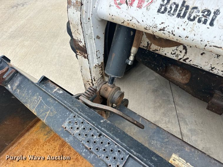 image for item DW5111 2001 Bobcat S175 skid steer loader