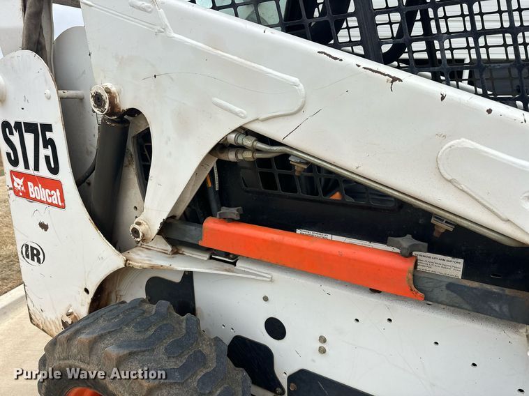 image for item DW5111 2001 Bobcat S175 skid steer loader