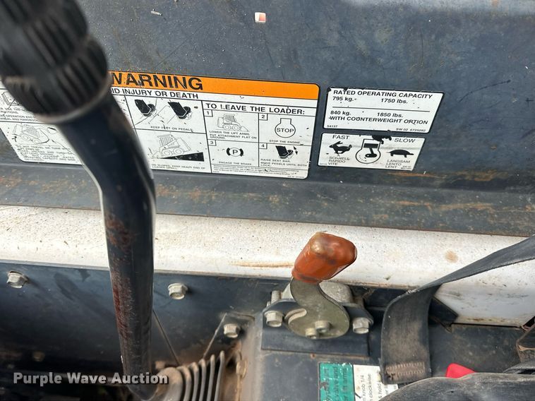 image for item DW5111 2001 Bobcat S175 skid steer loader