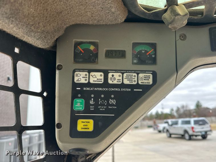 image for item DW5111 2001 Bobcat S175 skid steer loader