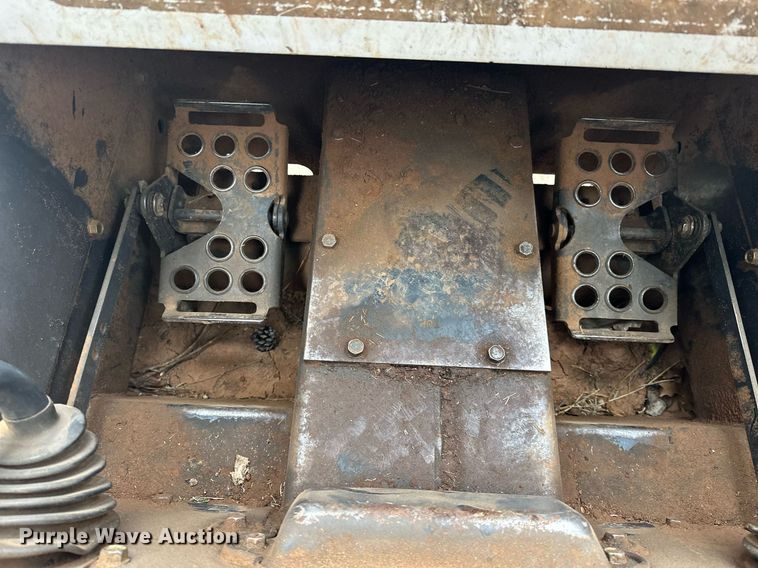 image for item DW5111 2001 Bobcat S175 skid steer loader