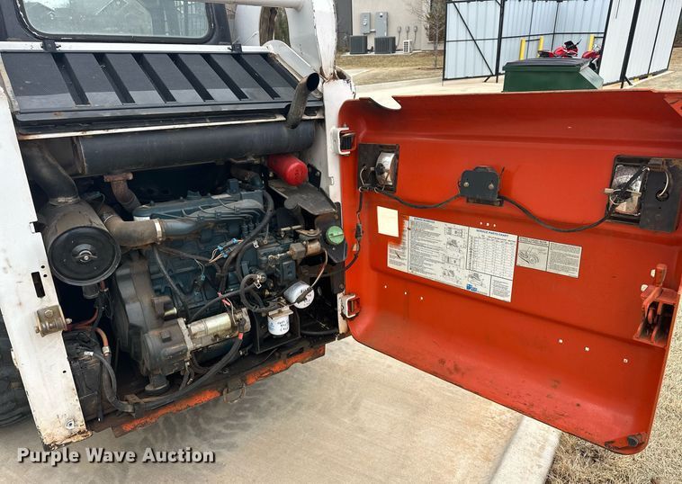 image for item DW5111 2001 Bobcat S175 skid steer loader