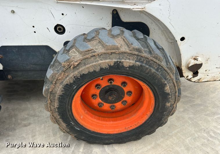 image for item DW5111 2001 Bobcat S175 skid steer loader