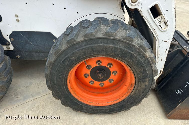 image for item DW5111 2001 Bobcat S175 skid steer loader