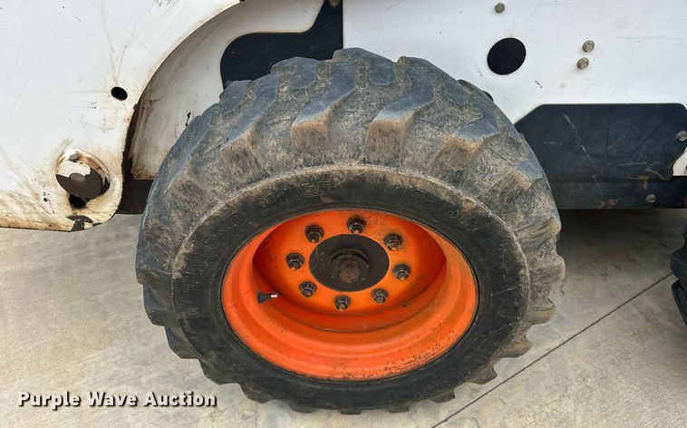 image for item DW5111 2001 Bobcat S175 skid steer loader