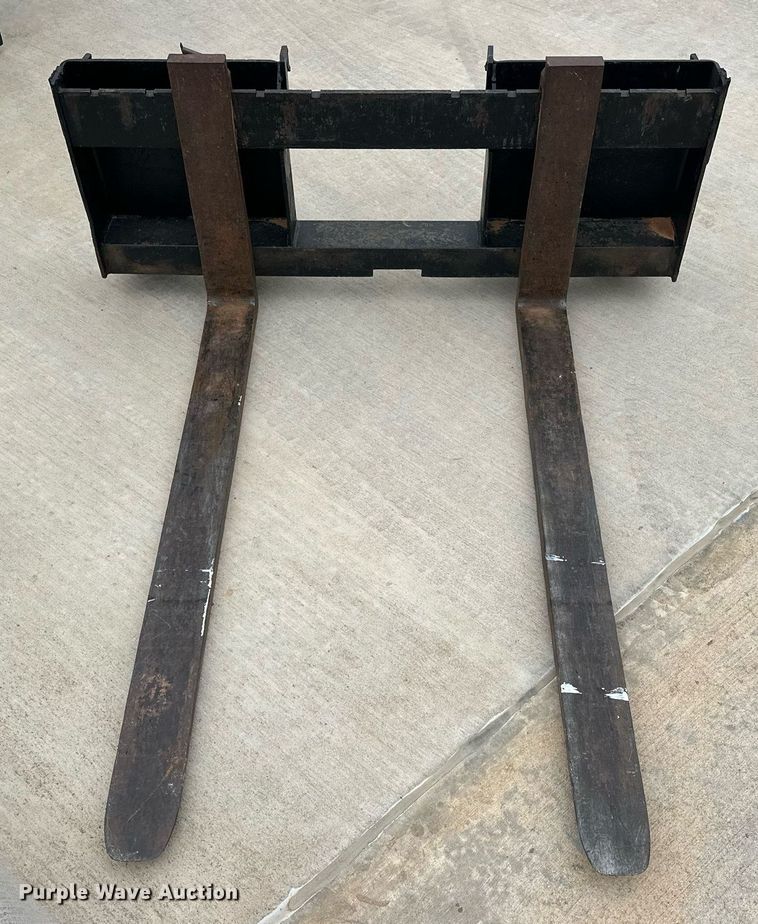 image for item DW5112 Skid steer forks