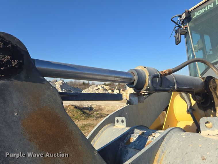 image for item DW8520 2012 John Deere 544K wheel loader