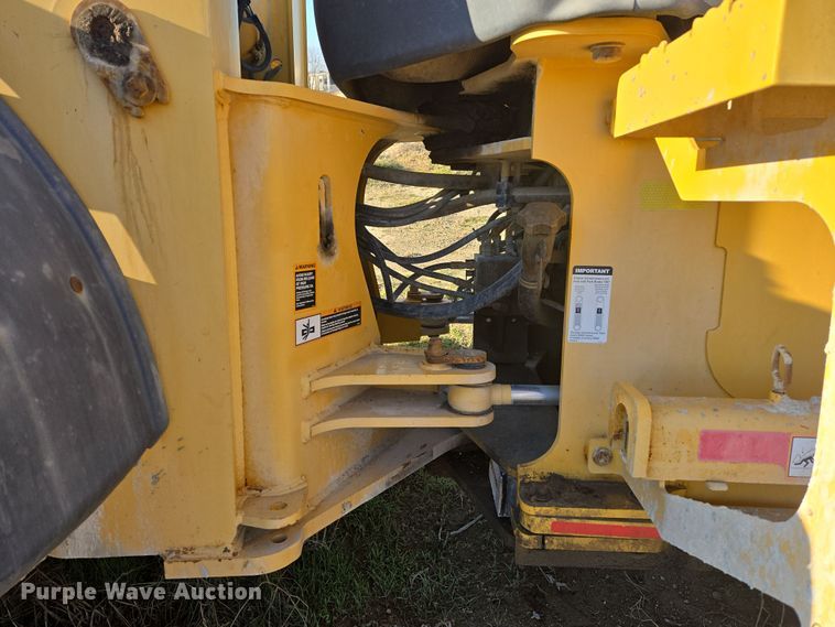 image for item DW8520 2012 John Deere 544K wheel loader