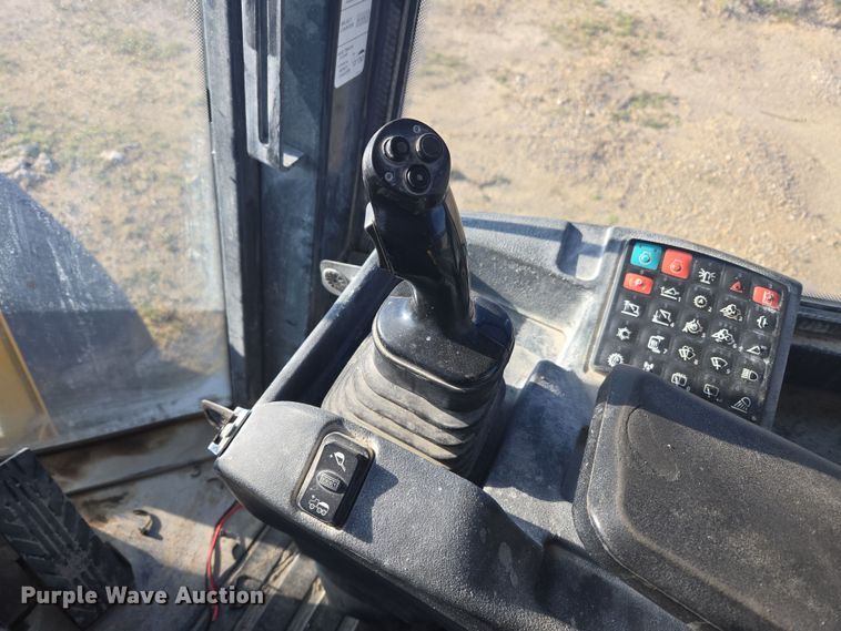 image for item DW8520 2012 John Deere 544K wheel loader