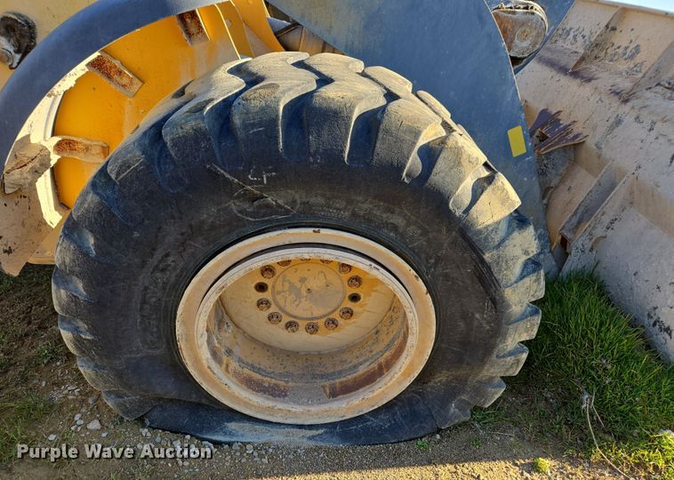 image for item DW8520 2012 John Deere 544K wheel loader