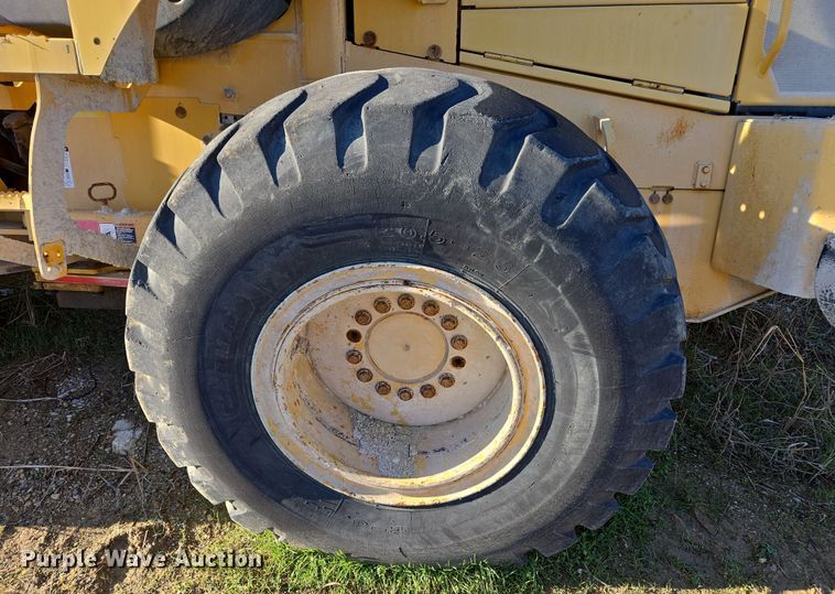 image for item DW8520 2012 John Deere 544K wheel loader