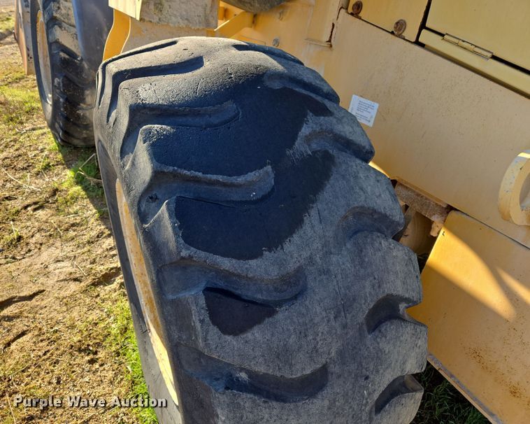 image for item DW8520 2012 John Deere 544K wheel loader