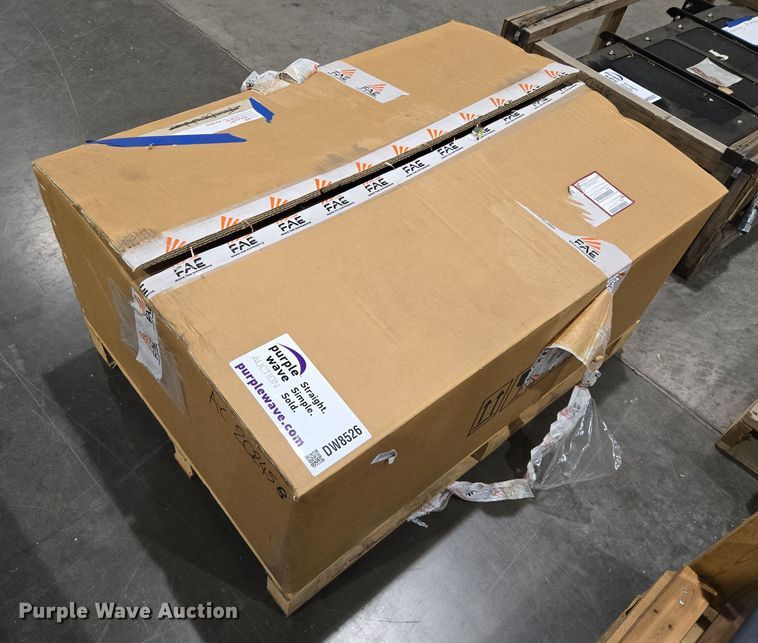 image for item DW8526 2022 FAE universal hydraulic oil cooler