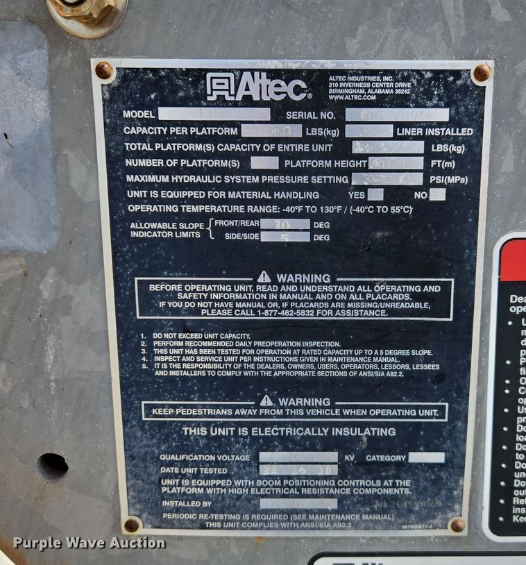 image for item DW8562 2012 International 7300 SBA bucket truck