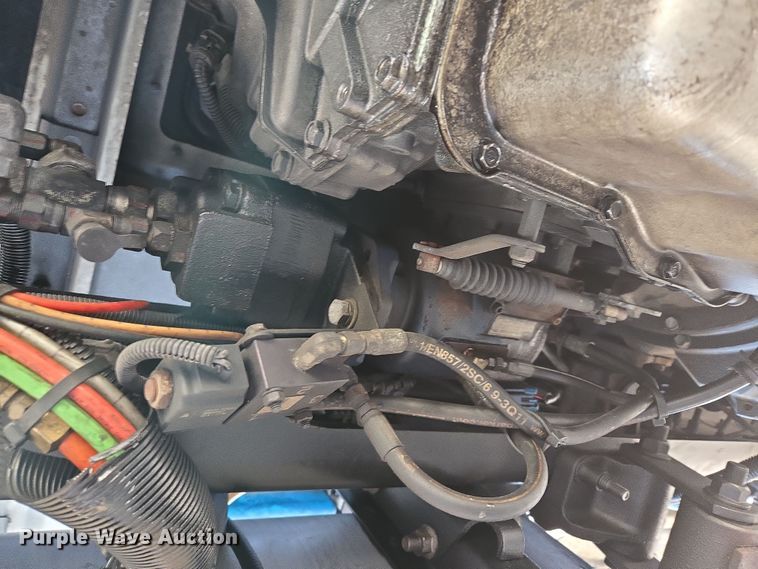 image for item DW8562 2012 International 7300 SBA bucket truck