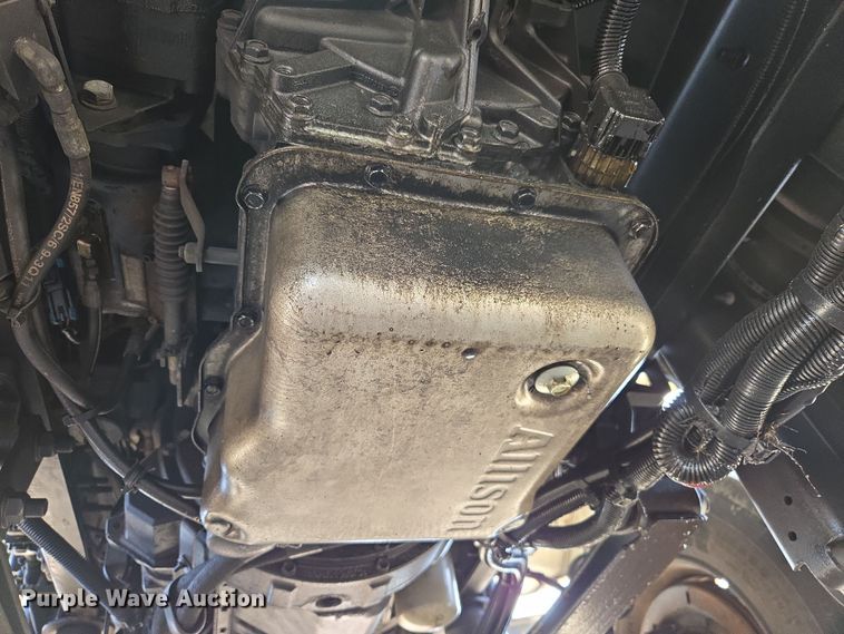 image for item DW8562 2012 International 7300 SBA bucket truck