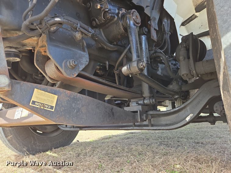 image for item DW8562 2012 International 7300 SBA bucket truck