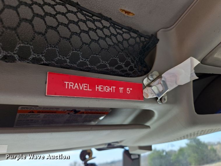 image for item DW8562 2012 International 7300 SBA bucket truck