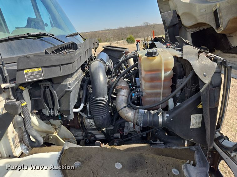 image for item DW8562 2012 International 7300 SBA bucket truck