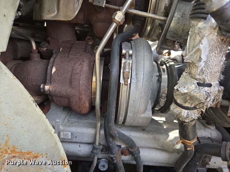 image for item DW8562 2012 International 7300 SBA bucket truck