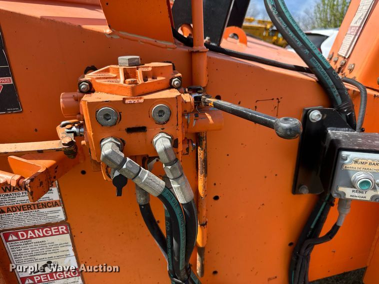 image for item DW8563 Morbark Beever M12RX wood chipper