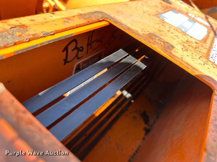 image for item DW8563 Morbark Beever M12RX wood chipper