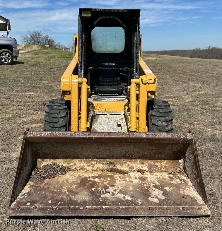 image for item DW8564 Gehl skid steer loader