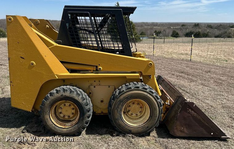 image for item DW8564 Gehl skid steer loader