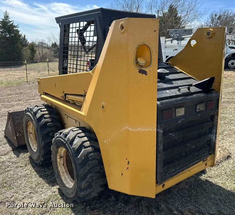 image for item DW8564 Gehl skid steer loader