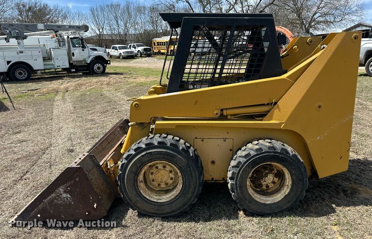 image for item DW8564 Gehl skid steer loader