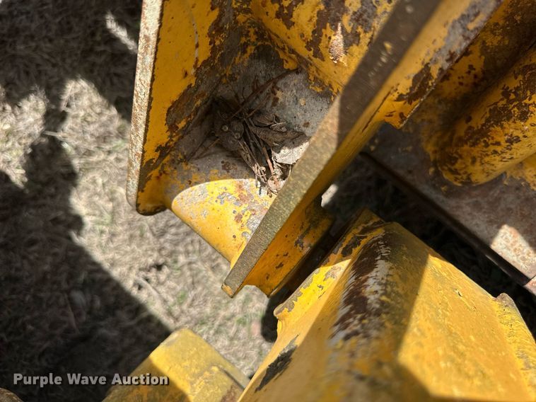 image for item DW8564 Gehl skid steer loader