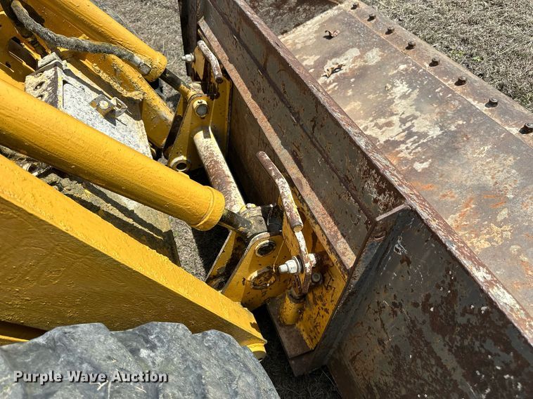 image for item DW8564 Gehl skid steer loader