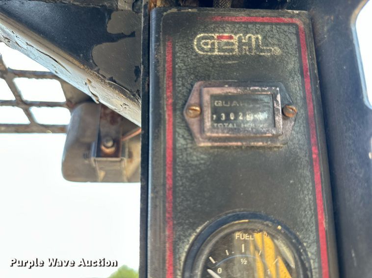 image for item DW8564 Gehl skid steer loader