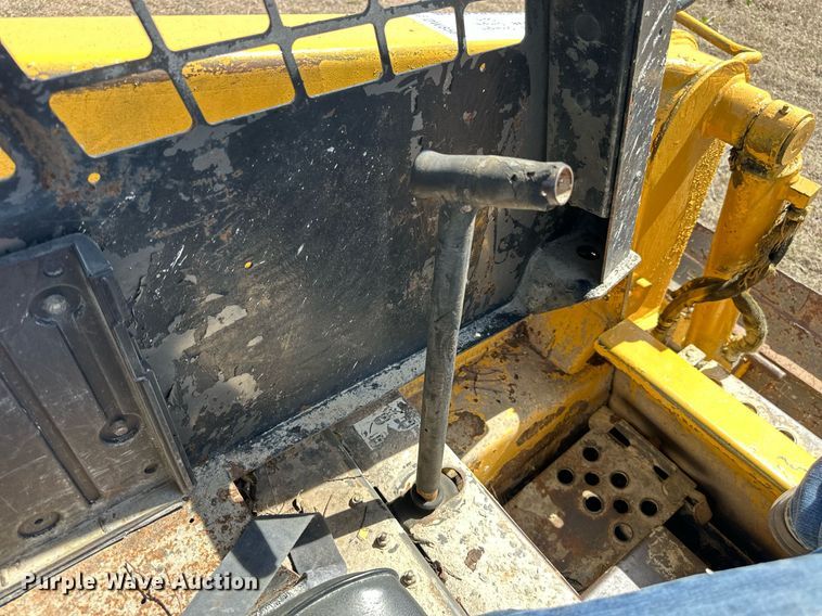 image for item DW8564 Gehl skid steer loader