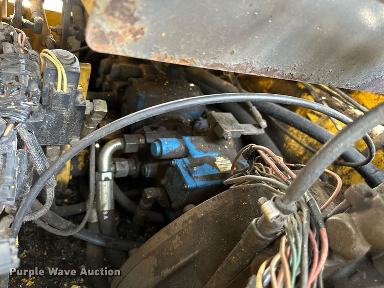 image for item DW8564 Gehl skid steer loader